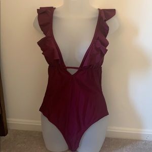 NWT Cupshe maroon strappy ruffle swimsuit size L